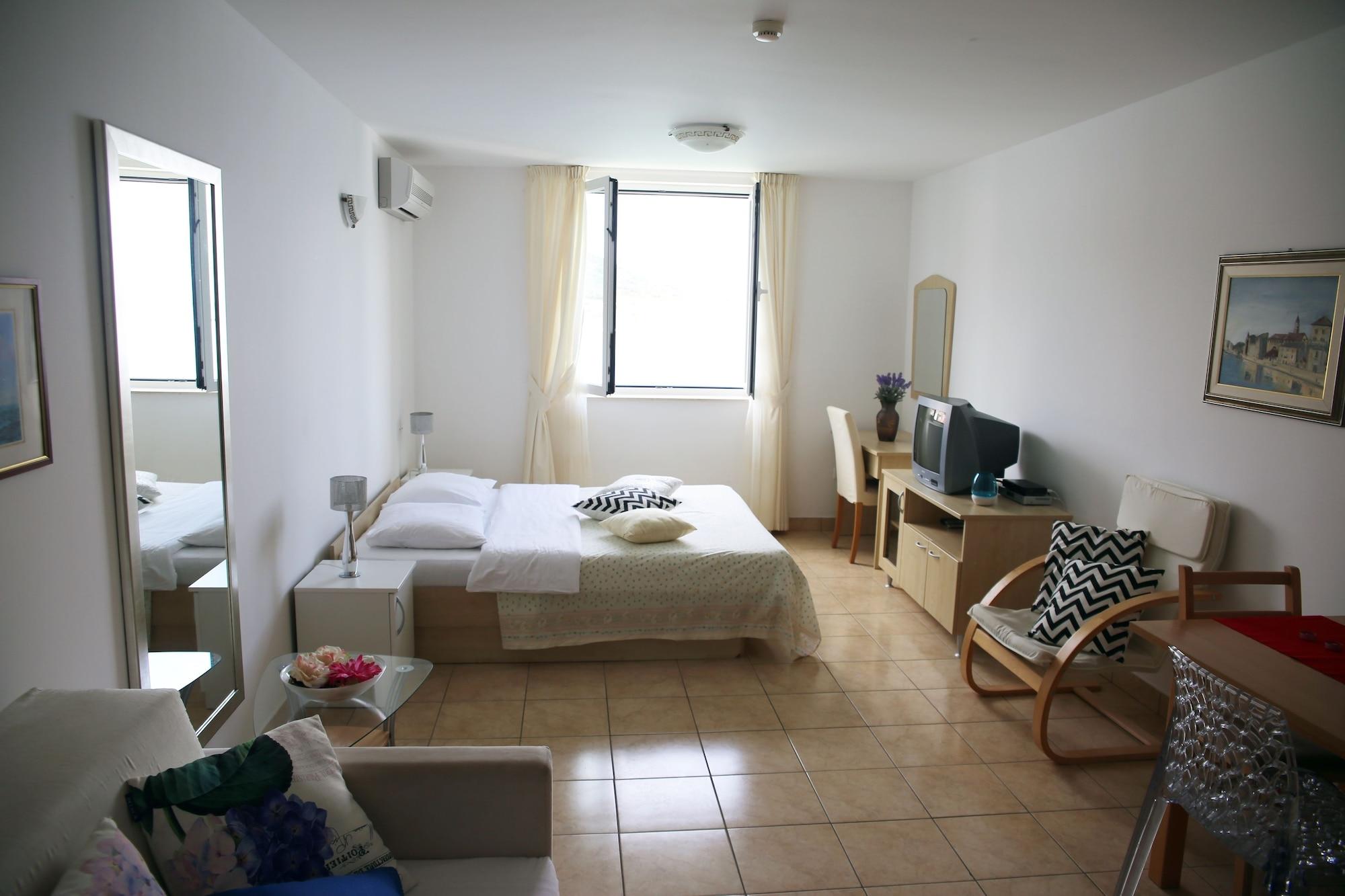 Apartment Tamarix Vinjerac
